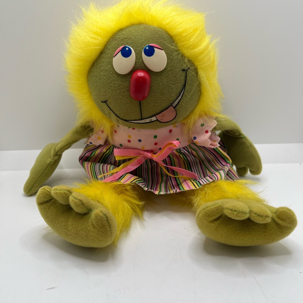 Vtg 1984 Amtoy plush monster, great shape!!! Look at that face